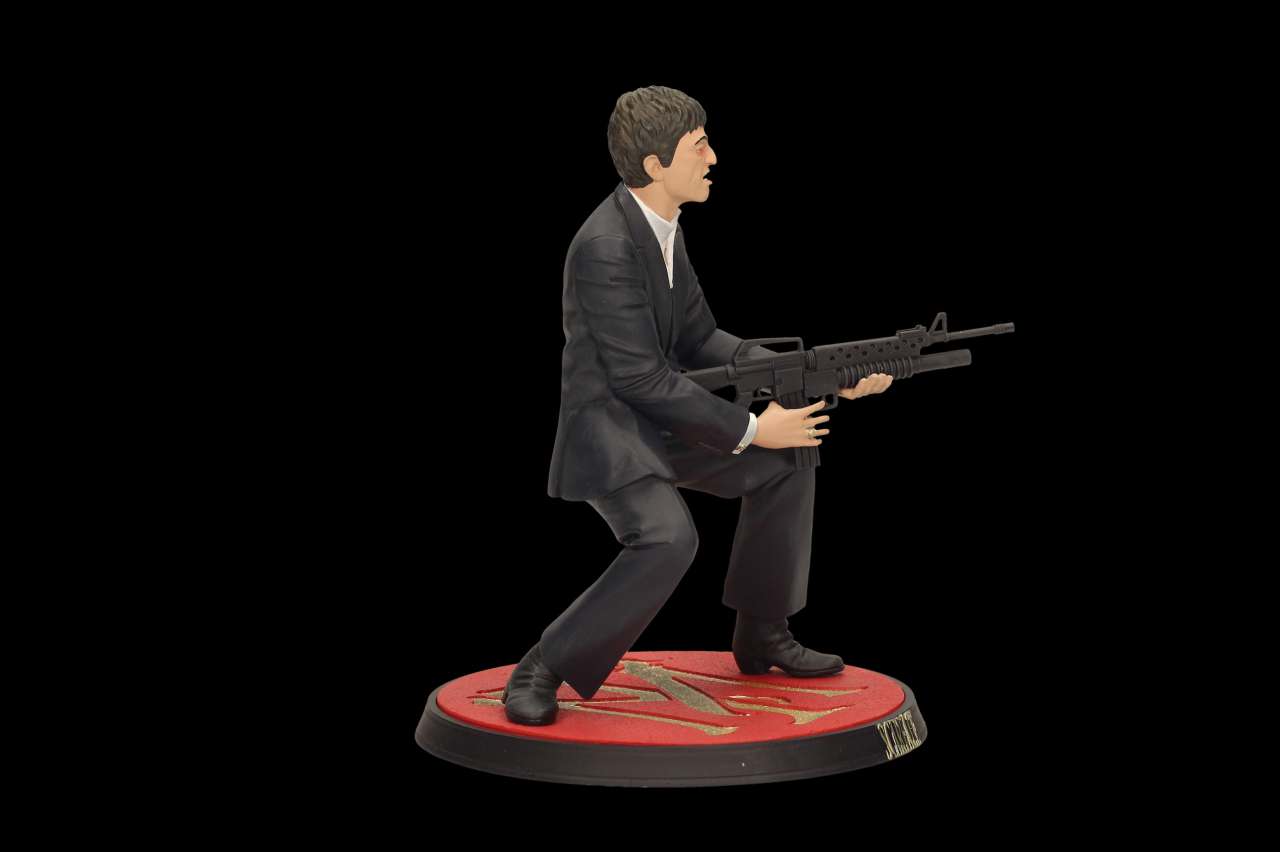 Scarface Tony Montana Shooting Figur sd toys