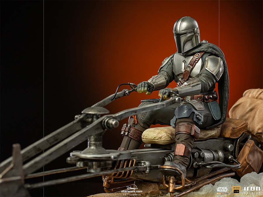 Mandalorian på Speederbike 1/10 Deluxe Art Skala iron studios