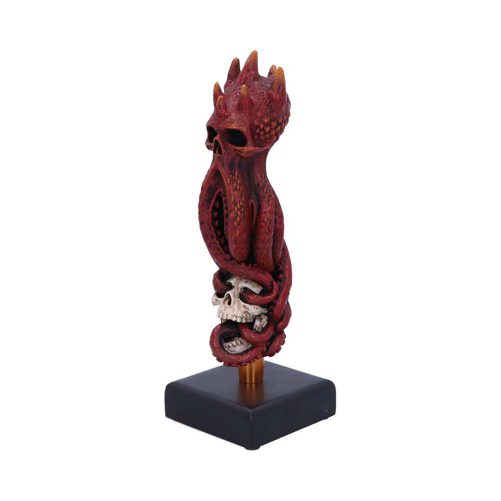 Krakens Hold Statue - En imponerande design i hantverk nemesis now