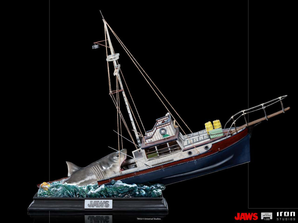 Jaws Attack Demi Art 1/20 Statue iron studios