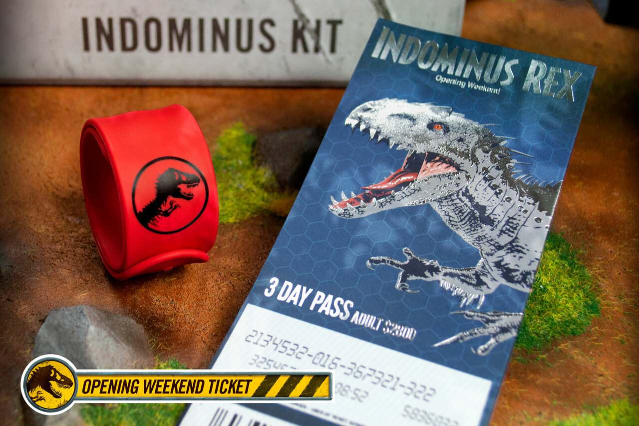 Jurassic World Indominus Rex Kit - Limited Edition doctor collector