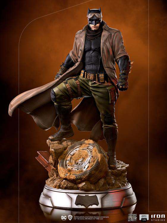 Jl Snyder Knightmare Batman 1/4 Statue iron studios