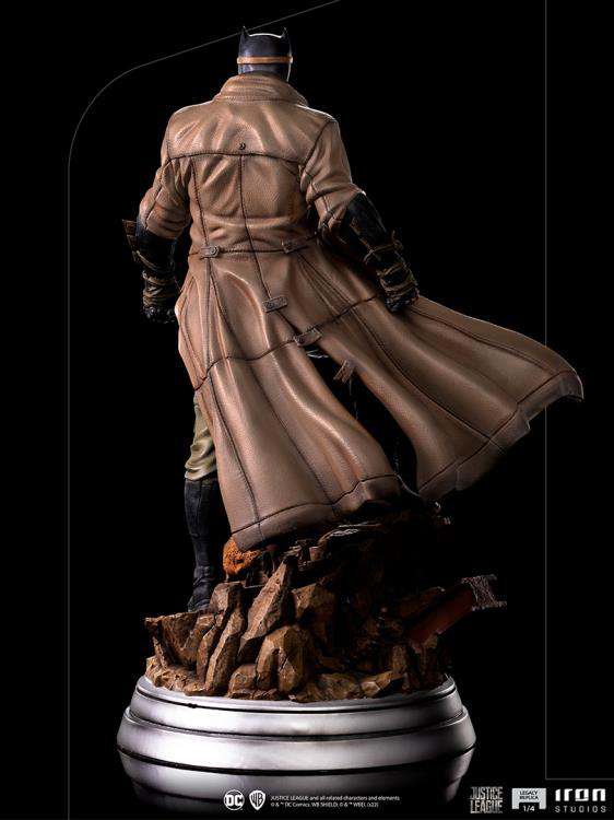 Jl Snyder Knightmare Batman 1/4 Statue iron studios