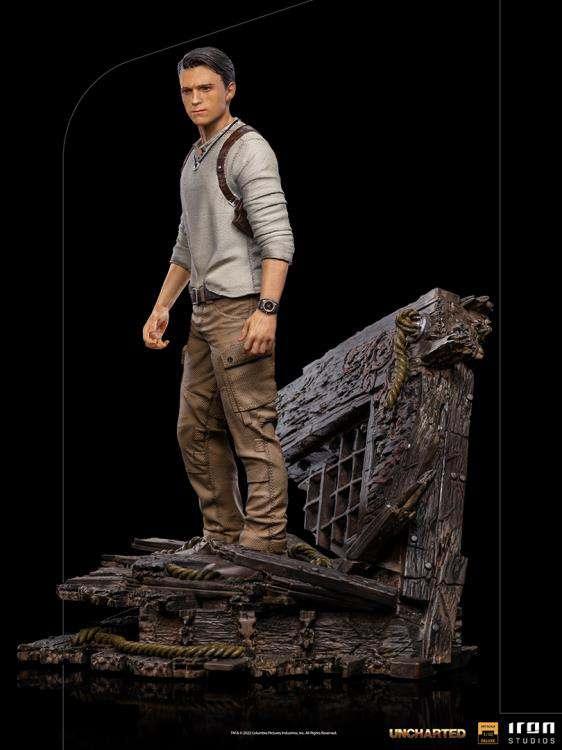 Uncharted Film Nathan Drake Deluxe Staty 1/10 Skala - Robotto