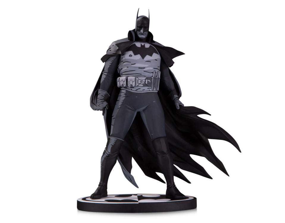 Batman B&W Batman av Mike Mignola mcfarlane toys
