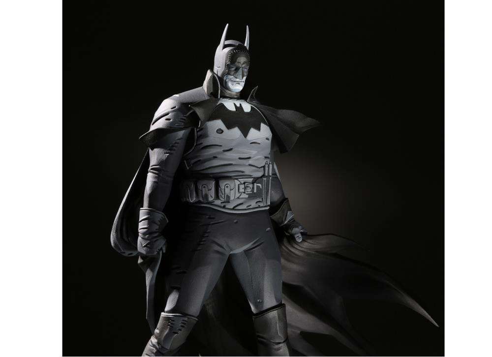 Batman B&W Batman av Mike Mignola mcfarlane toys