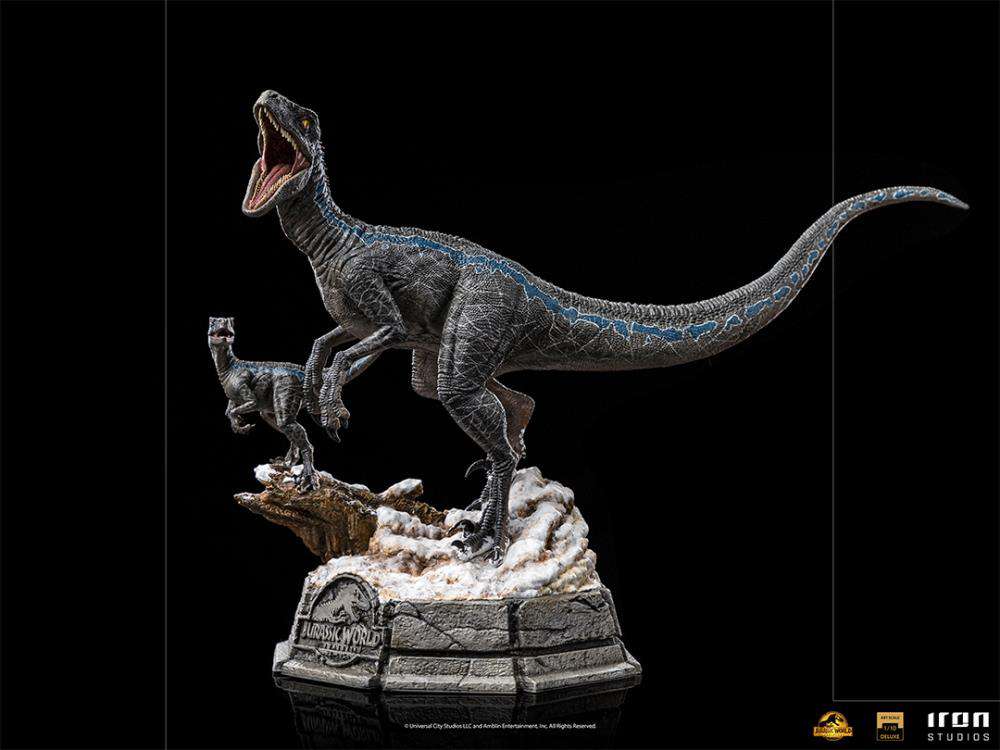 Jurassic World Domination Blue + Beta Deluxe Staty iron studios