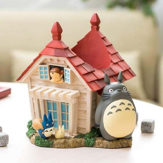 Totoro Kusakabe Hus & Totoro Diorama - En Magisk Värld av Studio Ghibli studio ghibli