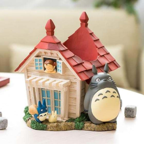 Totoro Kusakabe Hus & Totoro Diorama - En Magisk Värld av Studio Ghibli studio ghibli