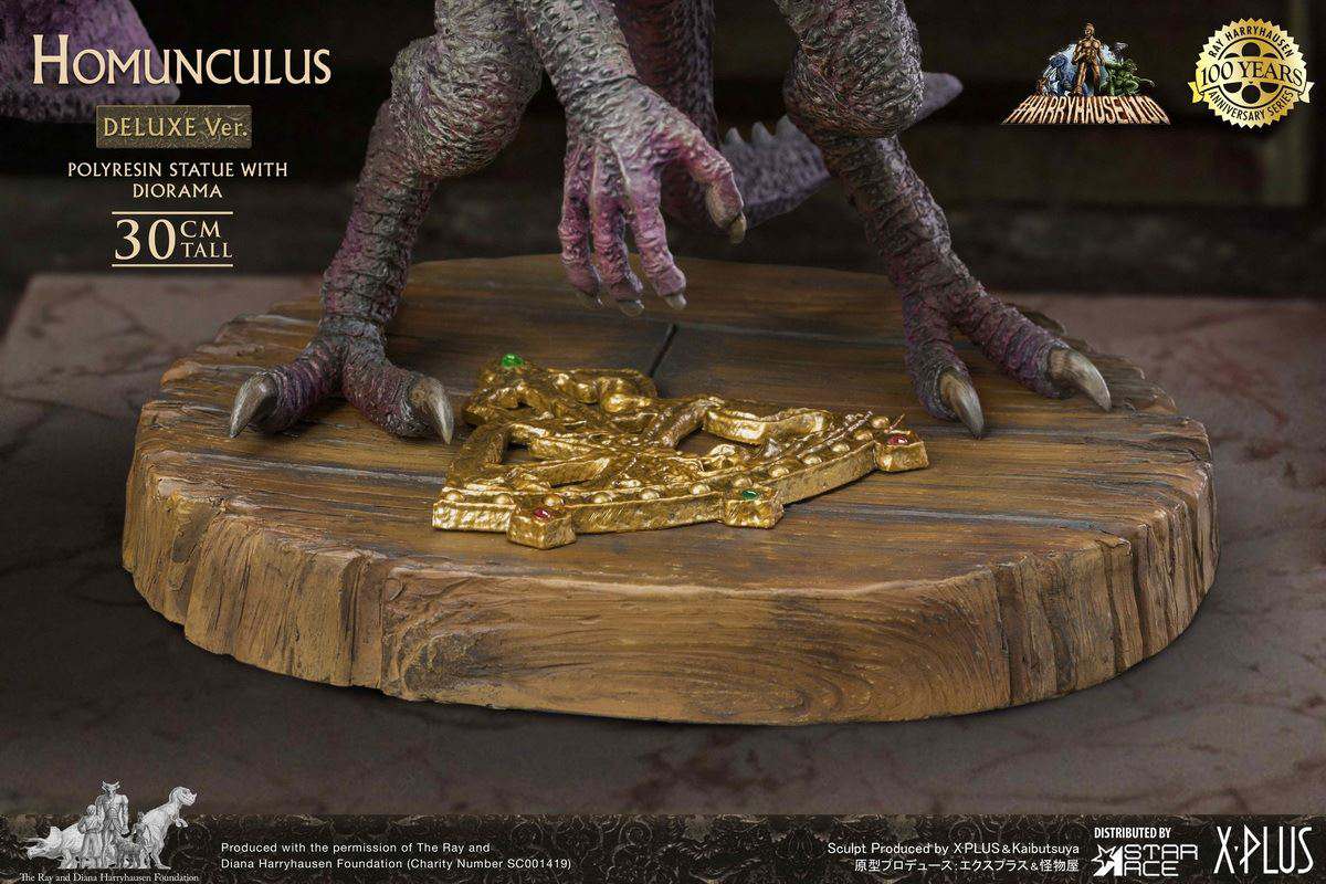 Ray Harryhausen Homunculus Deluxe Staty star ace