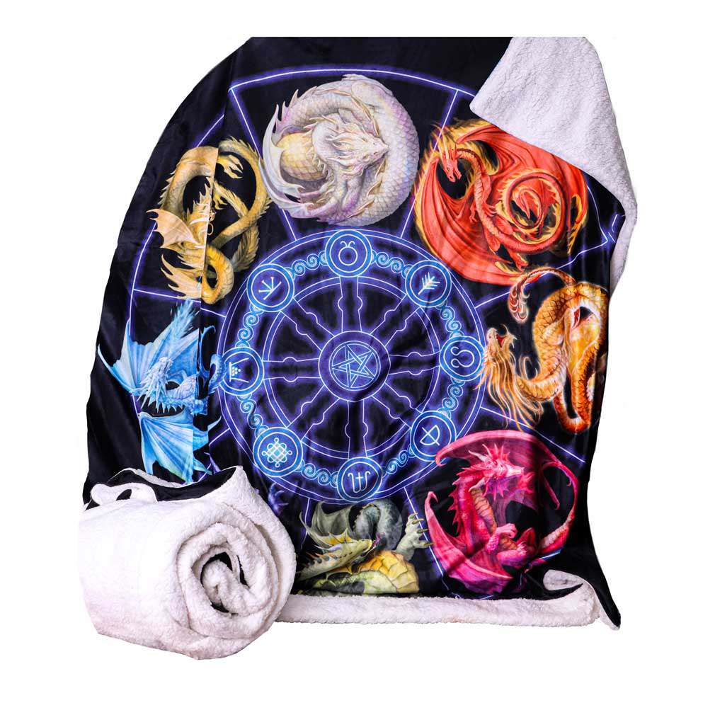 Drachenkastare av Anne Stokes – Vinterfilt nemesis now