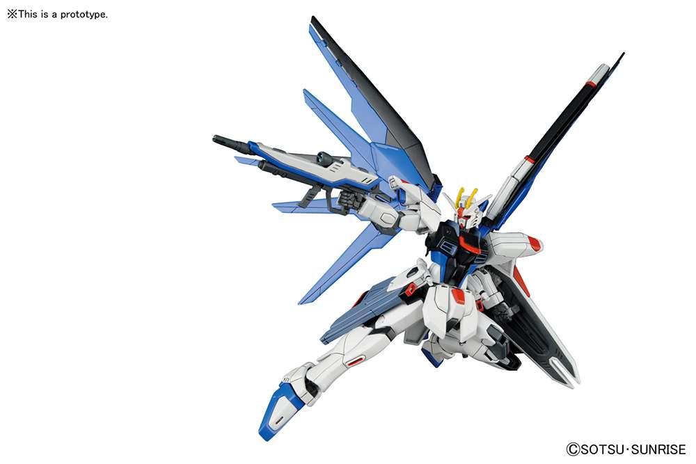 High Grade Cosmic Era (HGCE) Gundam Freedom 1/144 - Robotto