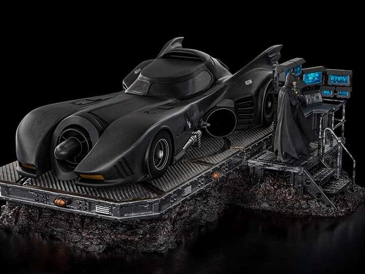 The Flash Movie Batmobile DLX 1/10 Statue - Robotto