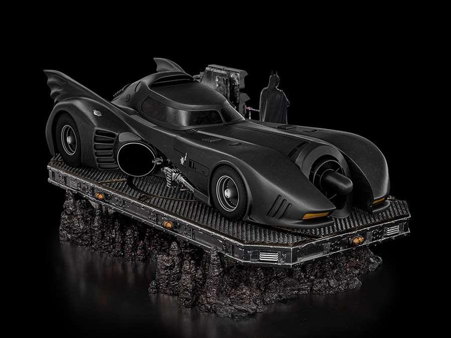The Flash Movie Batmobile DLX 1/10 Statue - Robotto