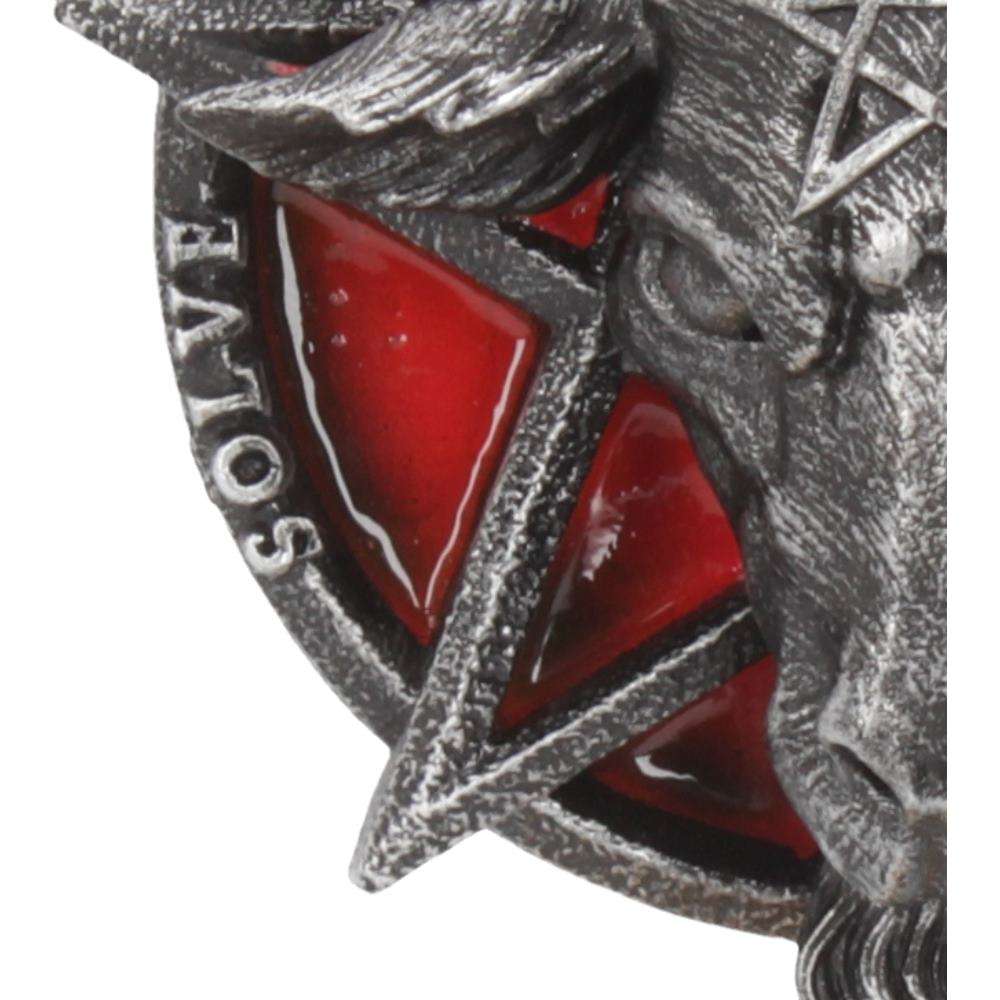 Baphomet-huvud med röd pentagramhängande ornament nemesis now