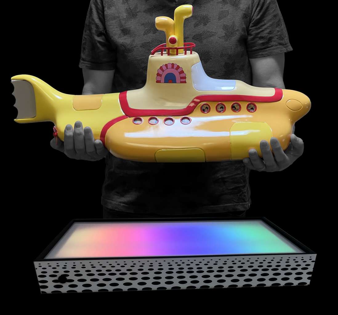 The Beatles Yellow Submarine Studio Scale Model factory ent