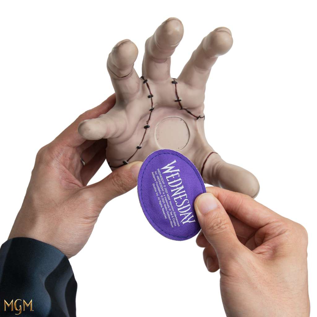 Wednesday's Thing Magnetisk Replica cinereplicas