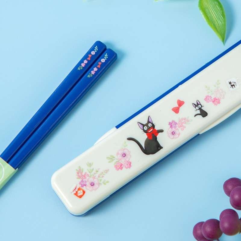 Kiki's Delivery Service Jiji Blomma 18 cm Ätpinnar Box Set - Robotto