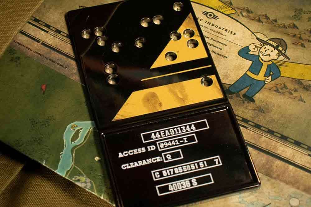 Fallout - Limited Edition Nuclear Keycard Replica fanattik