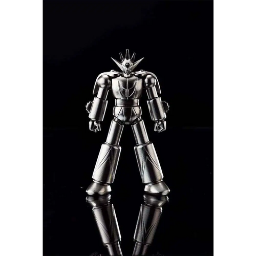 Silver metallisk robotfigur med vinklad, segmenterad rustning och spetsig kronliknande huvuddel i Absolute Chogokin Getter Dragon