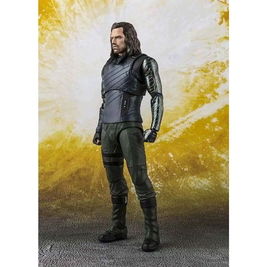 Svart och grå rustad actionfigur av Winter Soldier från Aiw Bucky & Tamashii Effect Impact SH Figuarts med detaljerad skulptur och målad finish