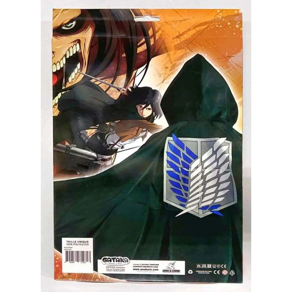 Grön Attack on Titan-kappa med Survey Corps-emblem i silver och blått