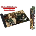 Attack on Titan spelmatta med Attack Titan-motiv i svart och brunt