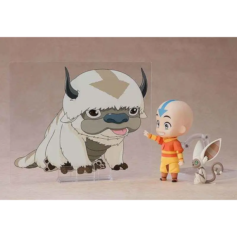 Vit och grå air nomad-stil bison-figur med svarta horn, blå pil på pannan och tan pilfläck på ryggen från Aang Nendoroid