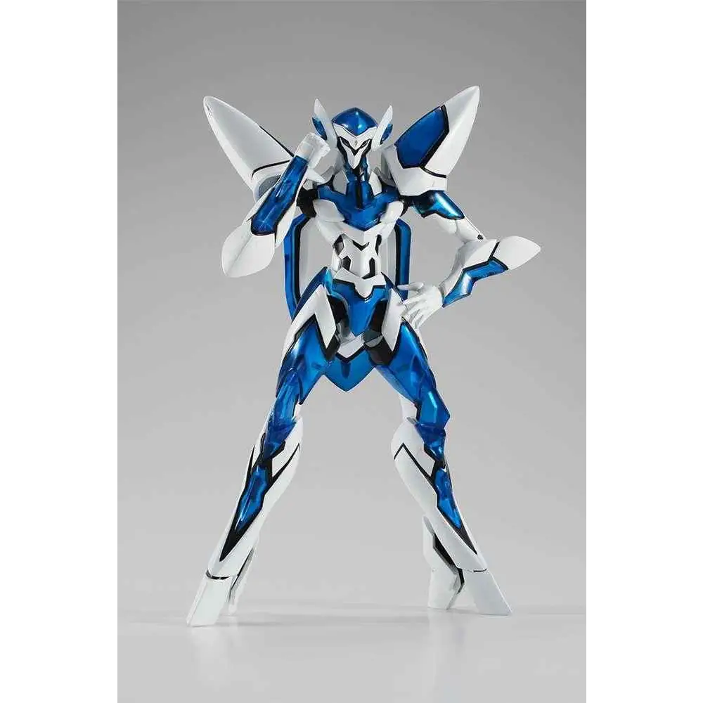 Blå och vit rustad robotfigur med slank, vinklad design från Back Arrow Briheight Muga