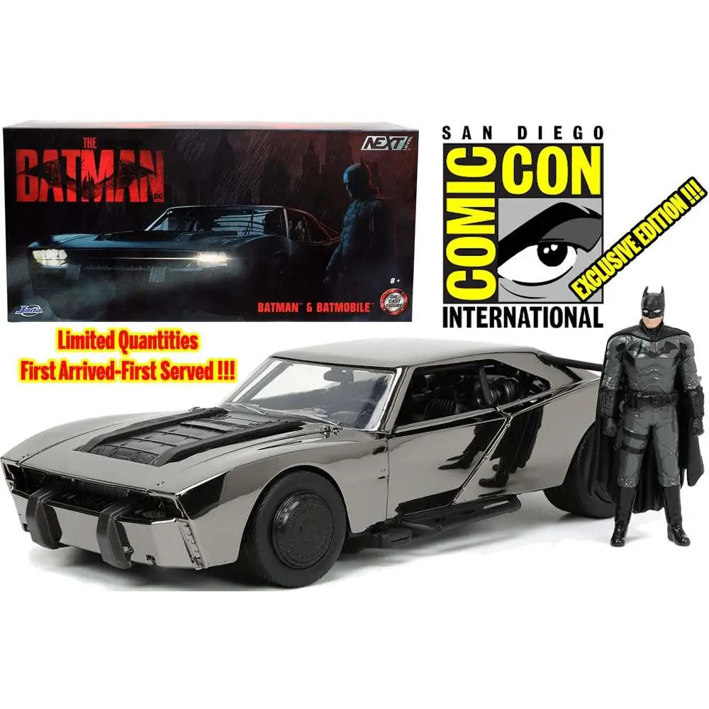 Silvrig Batmobile-modell 1:24 med Batman, SDCC 2022-variant