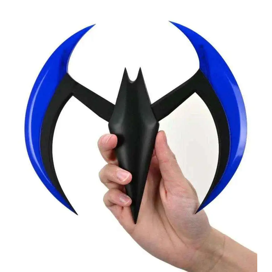 Svart och blå Batman Beyond Batarang-replika i blank finish