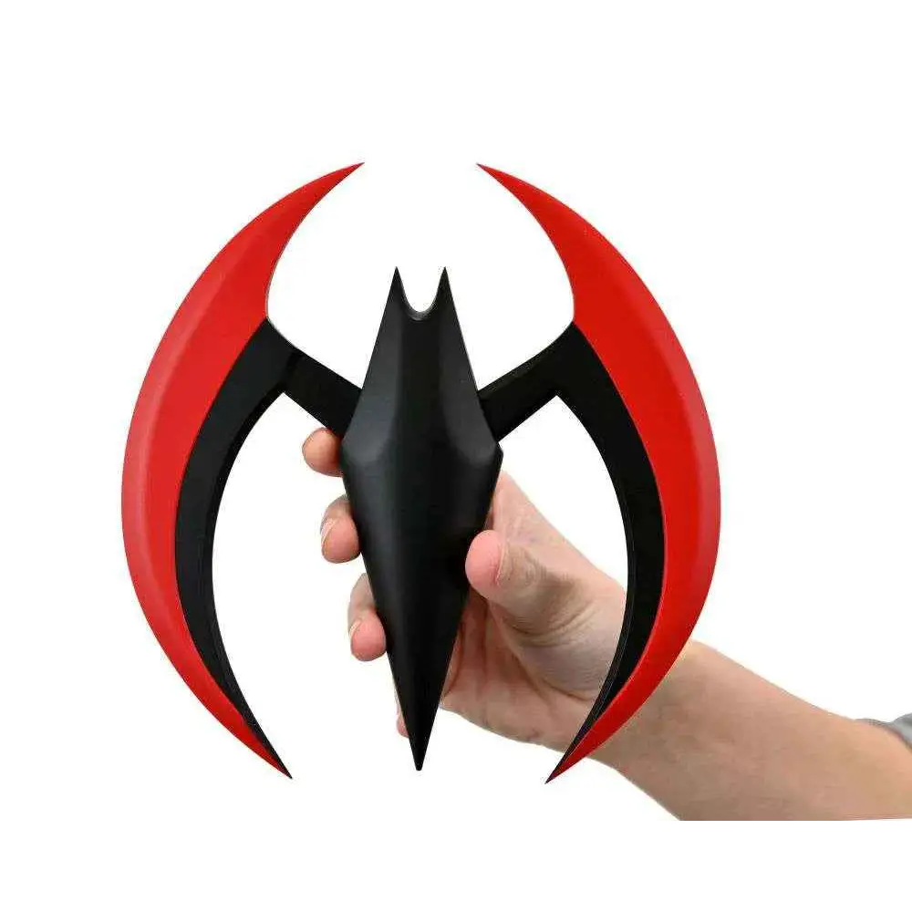 Röd Batman Beyond Batarang-replika i svart och rött plast