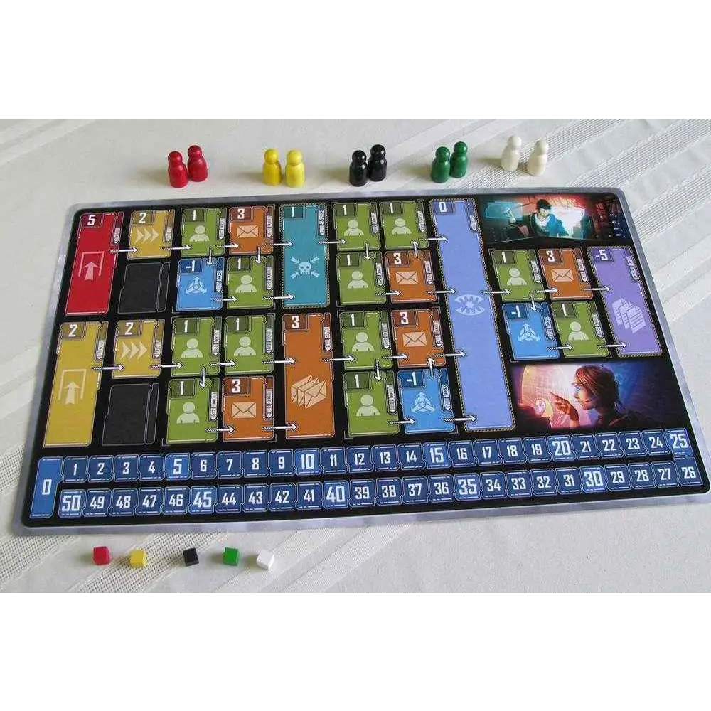 Black Hat Brädspelet: färgstark spelplan med numrerade fält och karaktärskort