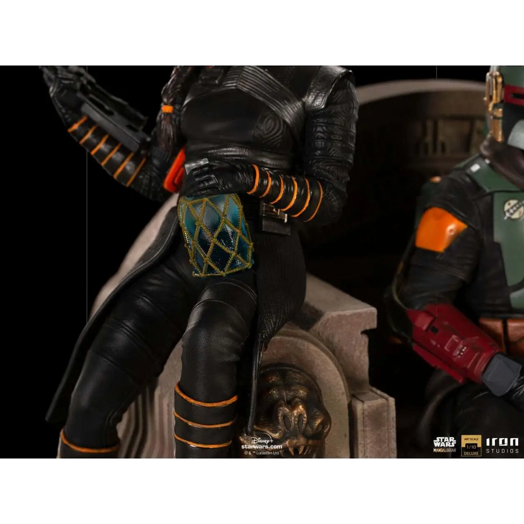 Boba Fett och Fennec Shand svart läderliknande rustning med orange trim och turkos diamantmönstrad bältespåse