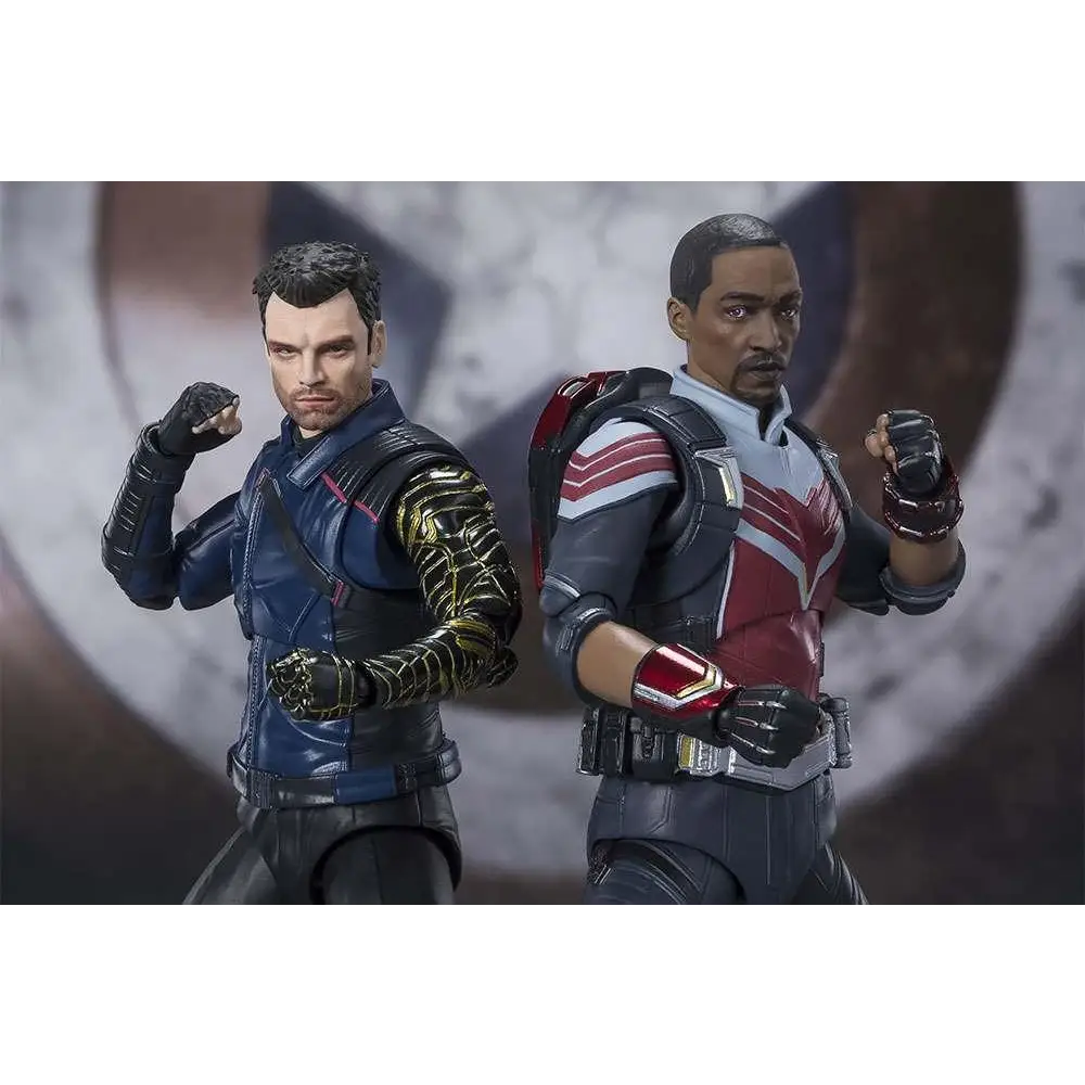 Blå och svart rustad Bucky Barnes-actionfigur med guldådriga armar från The Falcon and the Winter Soldier