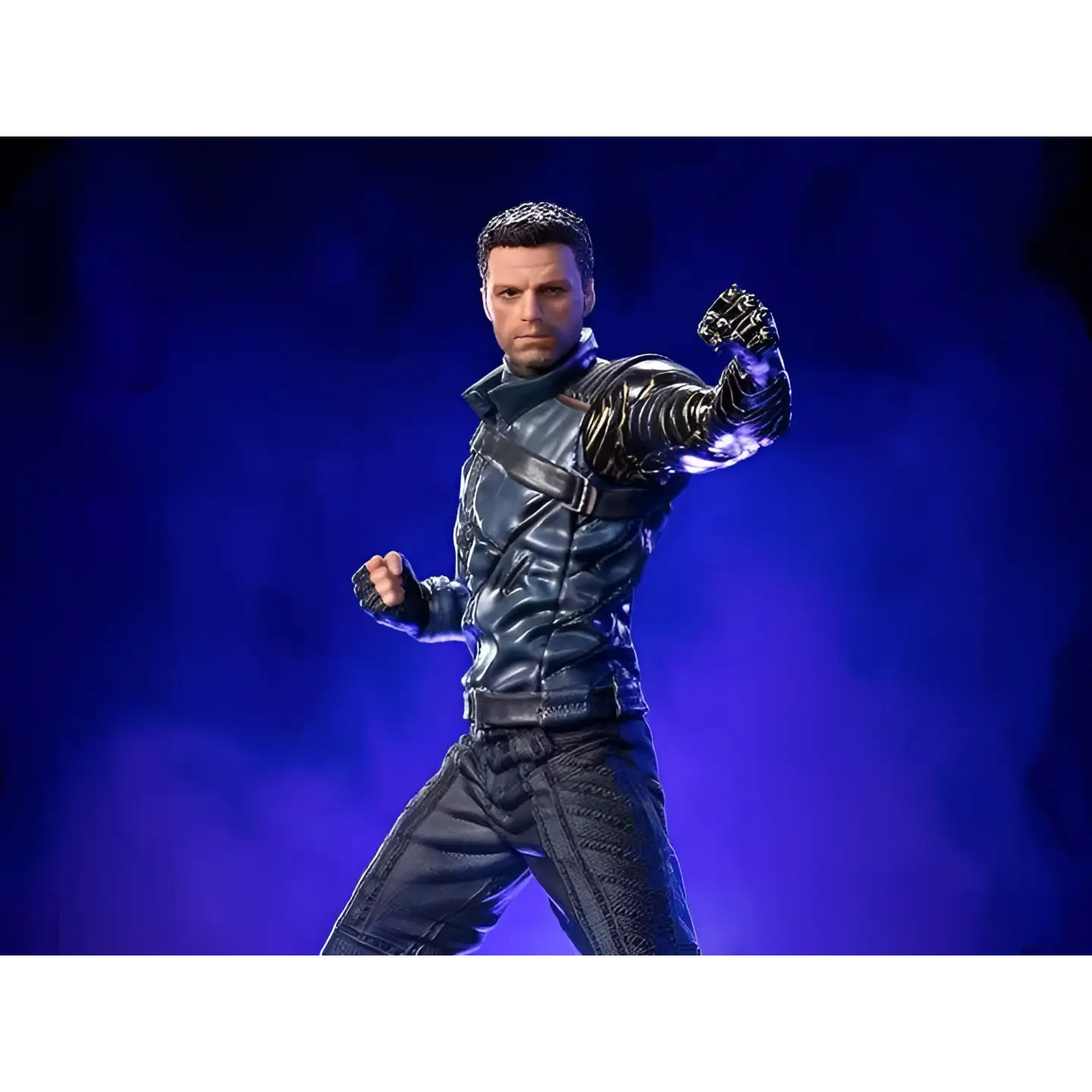 Svart och silverrustad Bucky Barnes Winter Soldier 1/10-statett med detaljerad skulptur