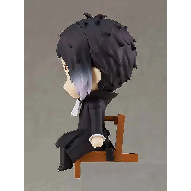 Svart och grå chibi-figur av Ryunosuke Akutagawa från Bungo Stray Dogs Nendoroid Swacchao!