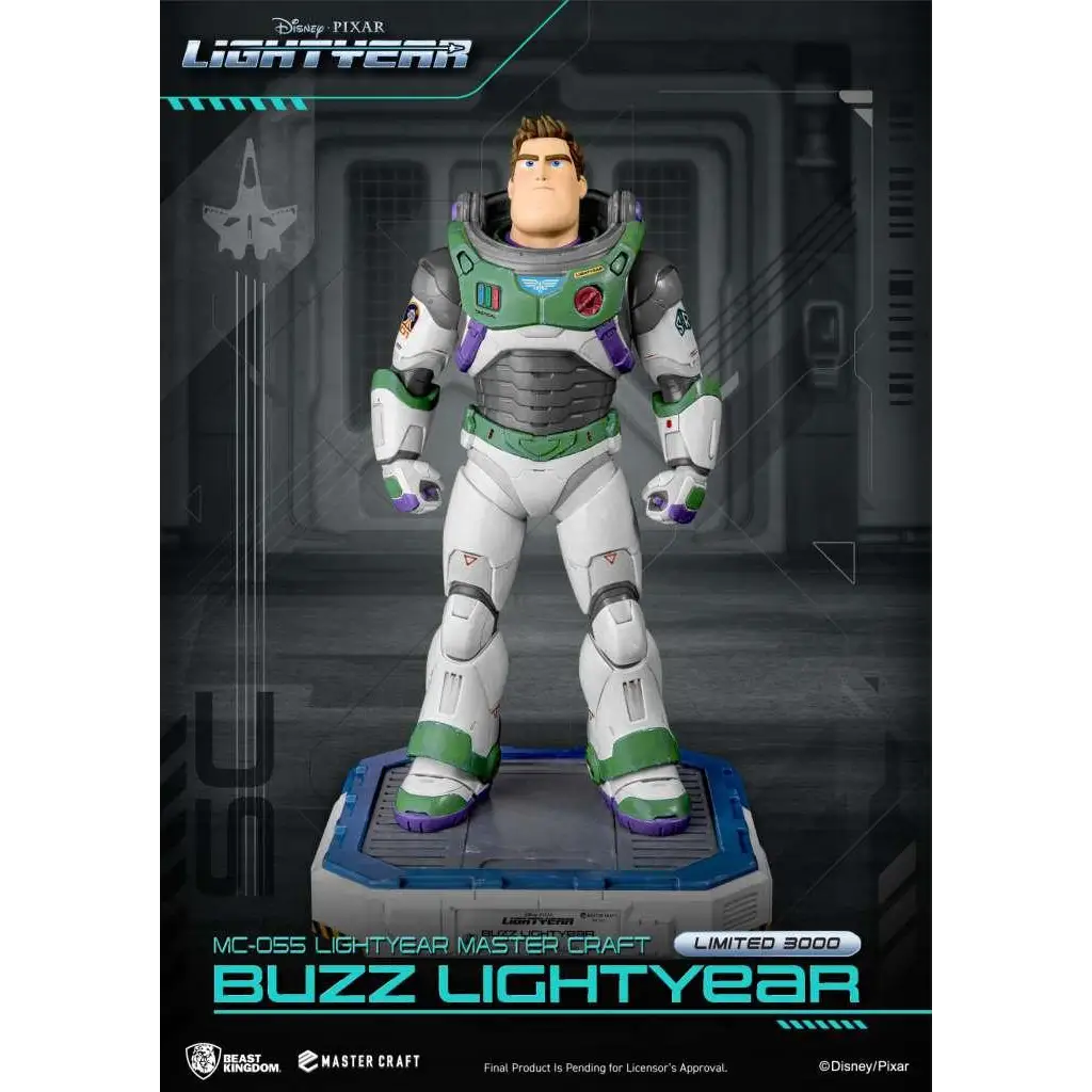Buzz Lightyear Mastercraft Staty i detaljerad vit, grön och lila rymddräkt med metalliska accenter
