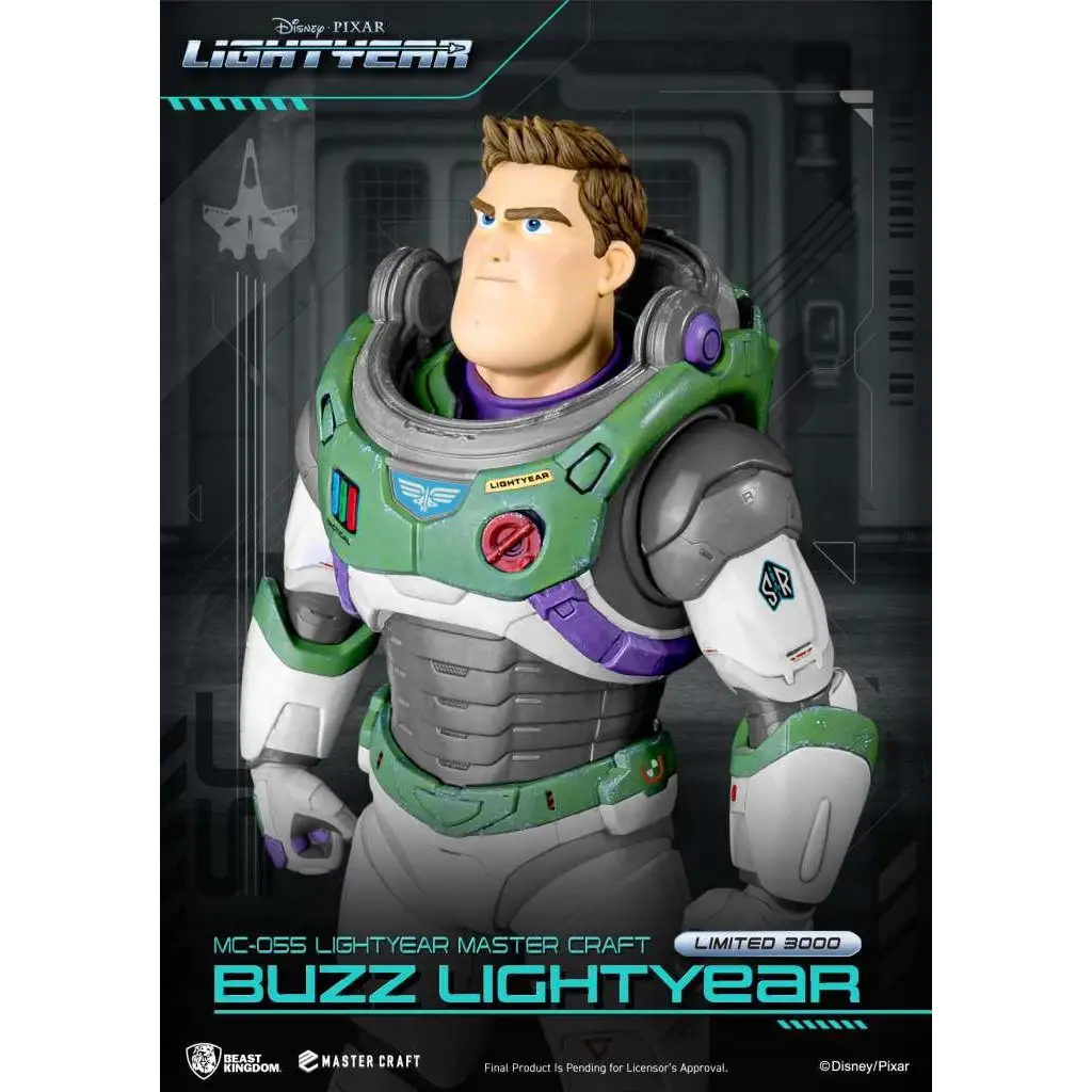 Grön och lila Buzz Lightyear Mastercraft-statyn med detaljerad rustning