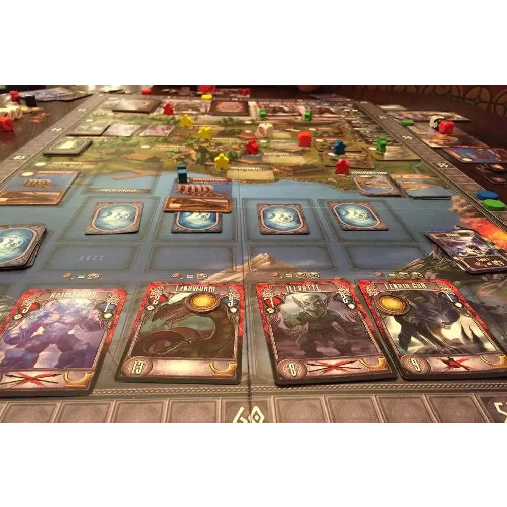 Campioni di Midgard: strategiskt brädspel med fantasykarta, figurer och kort