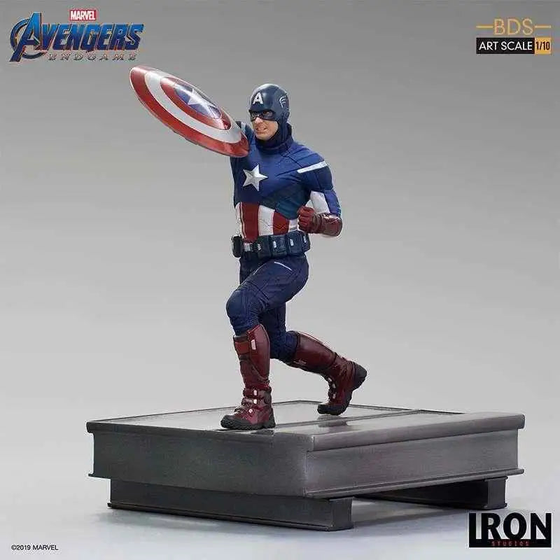 Captain America 2012 1/10 skulptur i ikonisk blå-vit-röd dräkt med sköld på svart bas