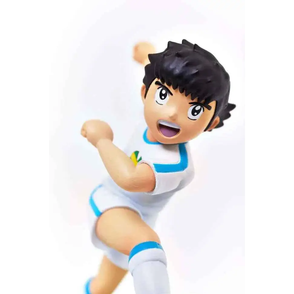 Detaljerad PVC-figur av Oliver från Captain Tsubasa i spark, vit uniform med blå kant