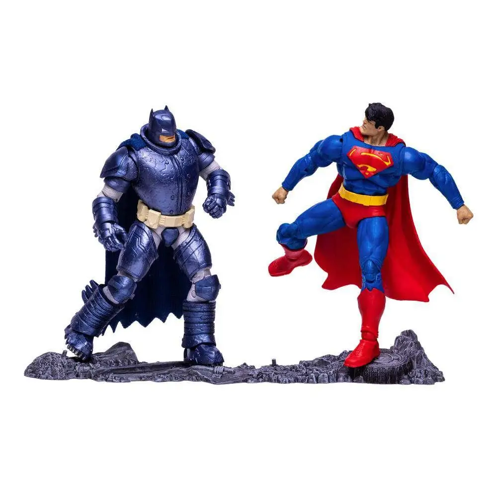 DC Dark Knight Superman-figur med blå och röd dräkt, fladdrande mantel, gul bälte och ikonisk S-emblem
