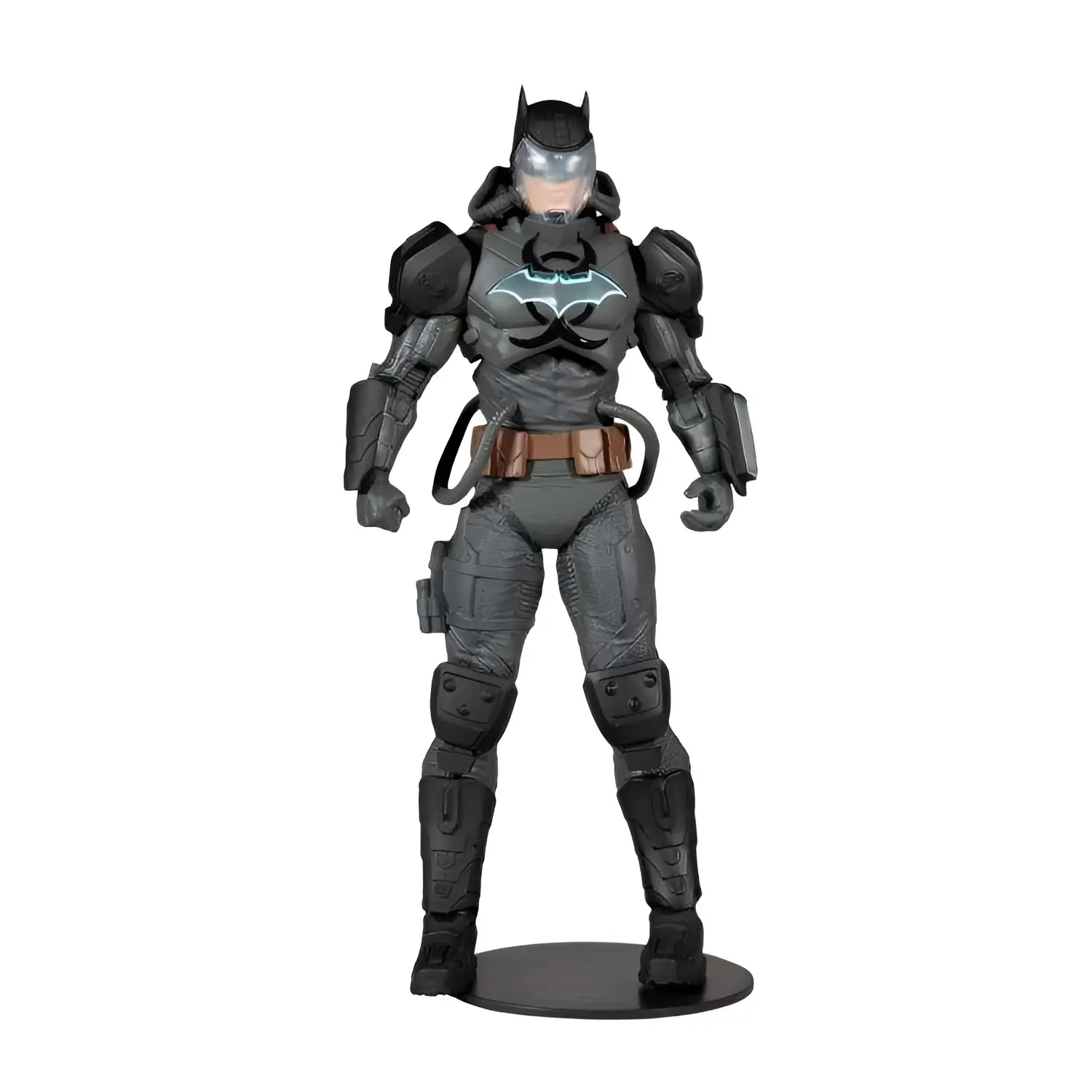 DC Multiverse Batman Hazmat Suit-figur med blå lysande emblem