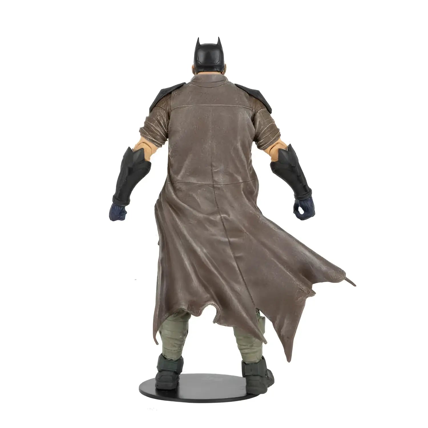 Batman i läderrock med svarta handskar och huva på rund bas, DC Multiverse Dark Detective