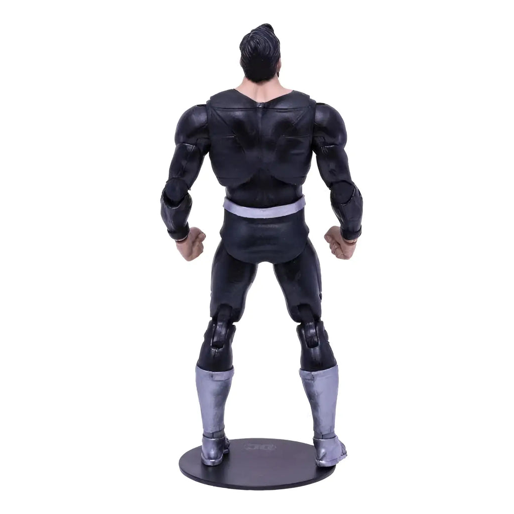 Svart Superman-actionfigur från DC Multiverse med silverbälte och detaljerad muskulatur