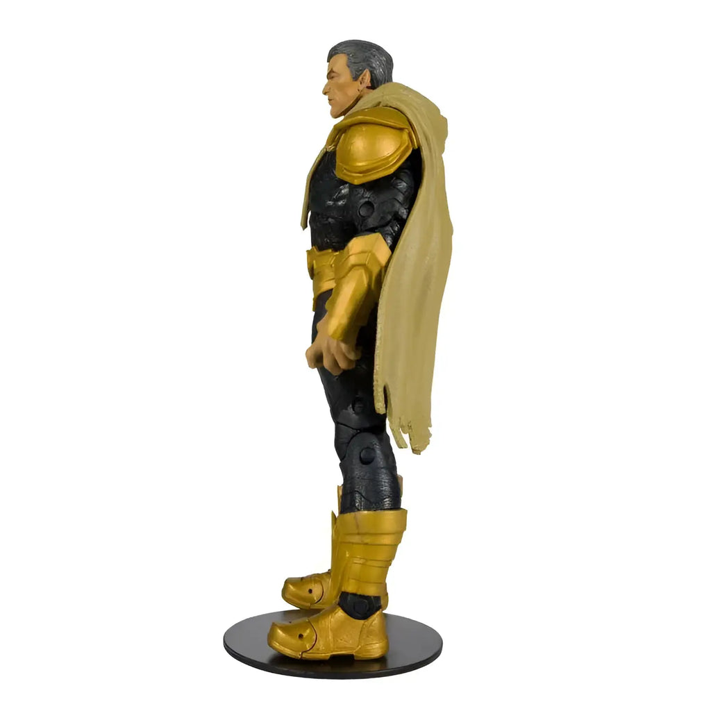 DC Page Punch Black Adam svart och guld rustad actionfigur med texturerad mantel på rund bas