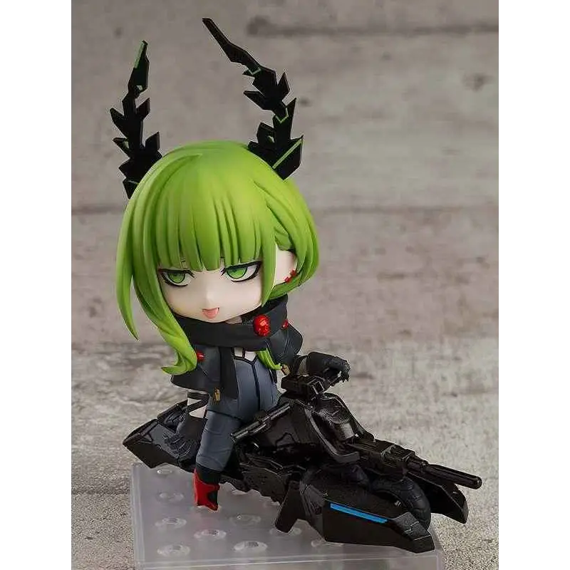 Grön håret animefigur Dead Master Nendoroid från Black Rock Shooter på svart motorcykel