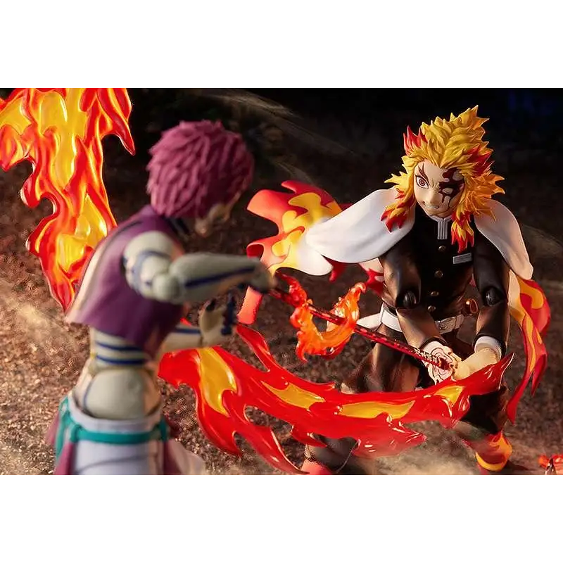 Demon Slayer Kyojuro Rengoku figma-figur med spretiga gyllene hår och svart uniform omgiven av dynamiska röd-orangea lågor