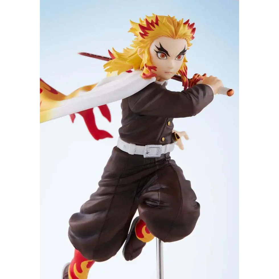 Demon Slayer Kyojuro Rengoku mini figurine med spikig gul hår och flammor